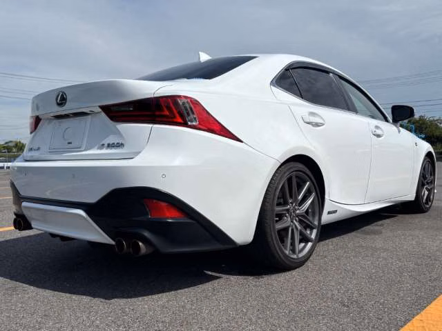 Lexus IS300h