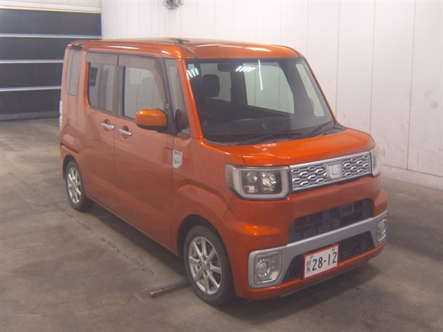 DAIHATSU WAKE