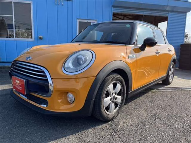 MINI HATCH