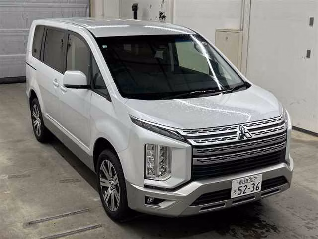 MITSUBISHI DELICA D:5