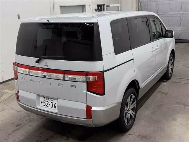 MITSUBISHI DELICA D:5