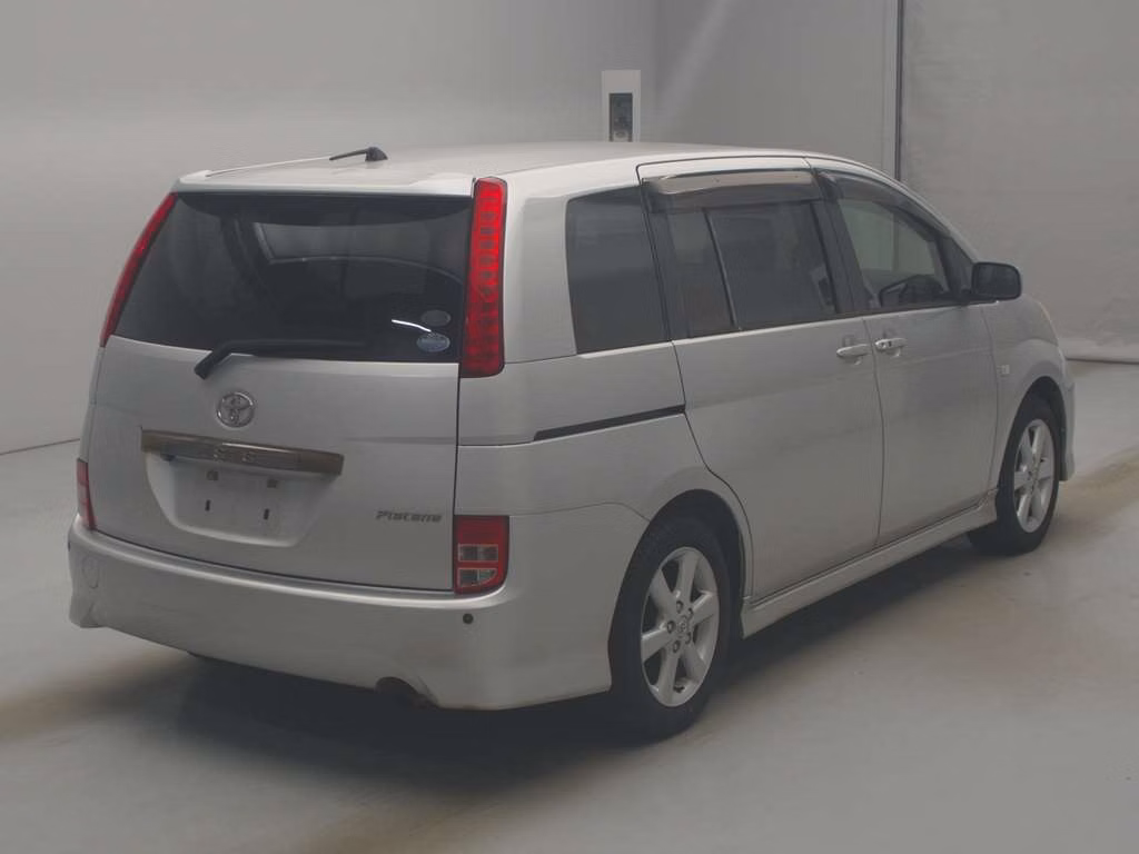 TOYOTA ISIS
