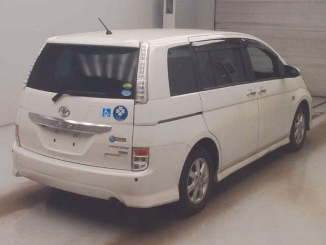 TOYOTA ISIS