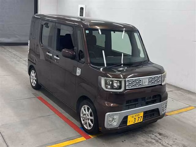 DAIHATSU WAKE