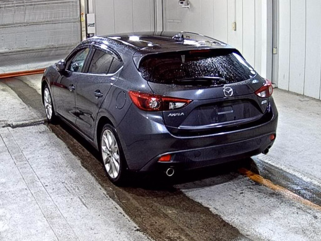 MAZDA AXELA
