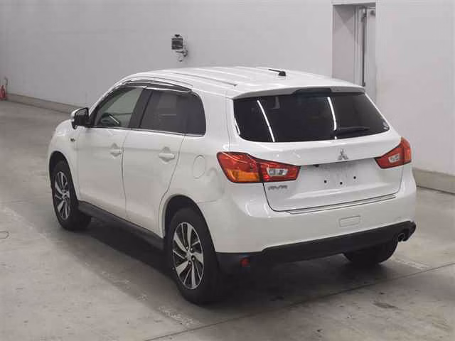 MITSUBISHI RVR