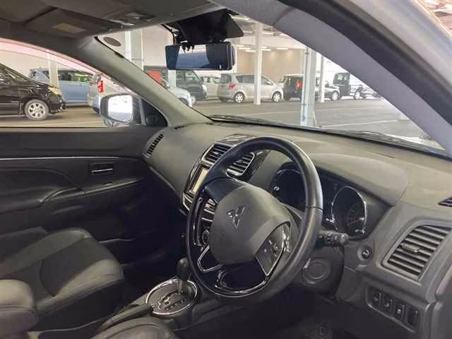 MITSUBISHI RVR