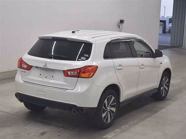 MITSUBISHI RVR