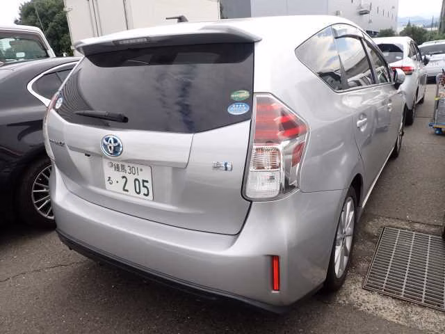 TOYOTA PRIUS ALPHA