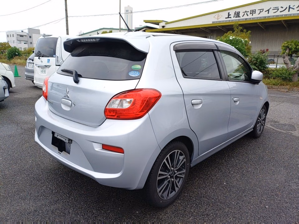 MITSUBISHI MIRAGE