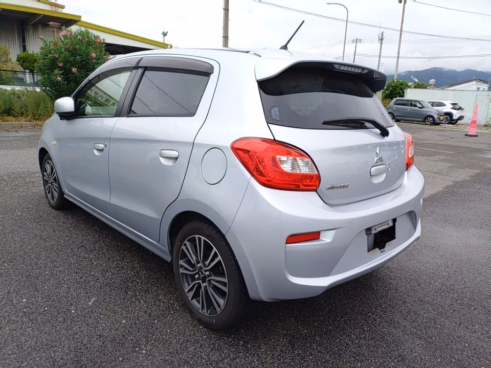 MITSUBISHI MIRAGE