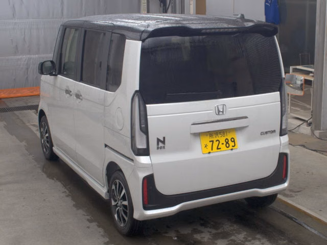 HONDA N-BOX