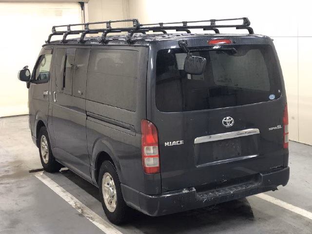 TOYOTA REGIUS ACE