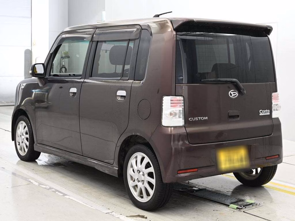DAIHATSU MOVE CONTE