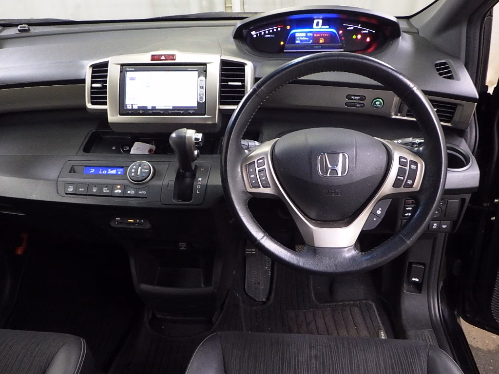 HONDA FREED SPIKE