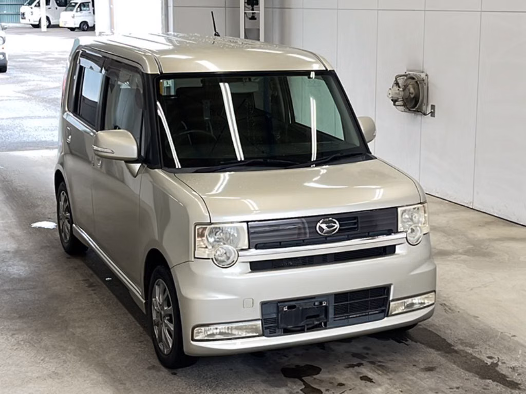 DAIHATSU MOVE CONTE