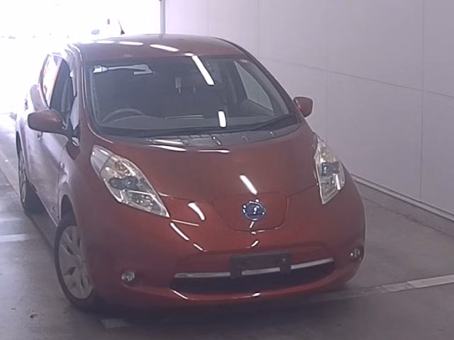 NISSAN LEAF