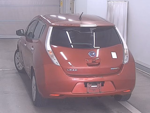 NISSAN LEAF