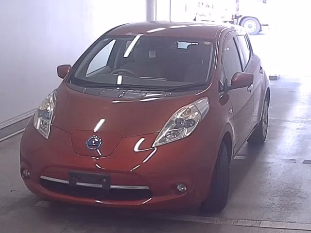 NISSAN LEAF