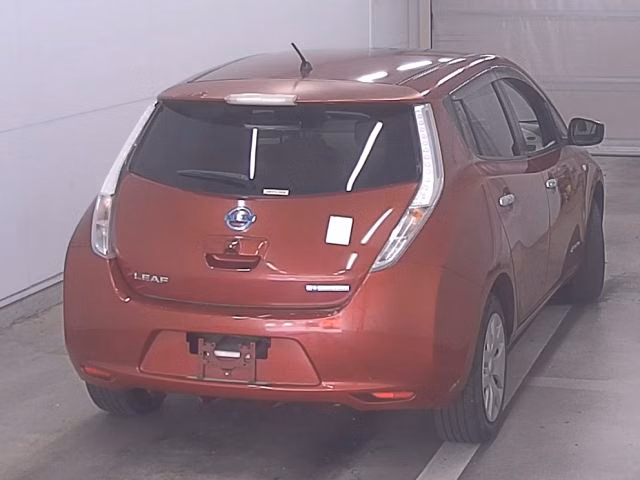 NISSAN LEAF