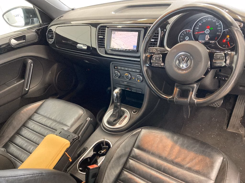 VOLKSWAGEN BEETLE