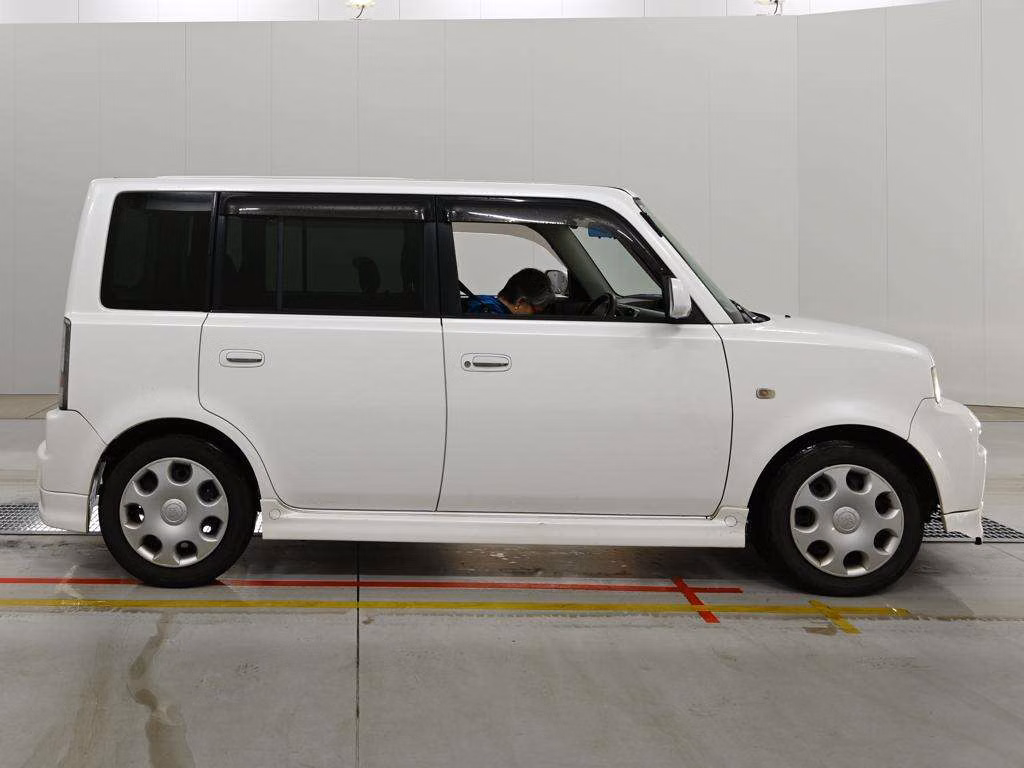 TOYOTA BB