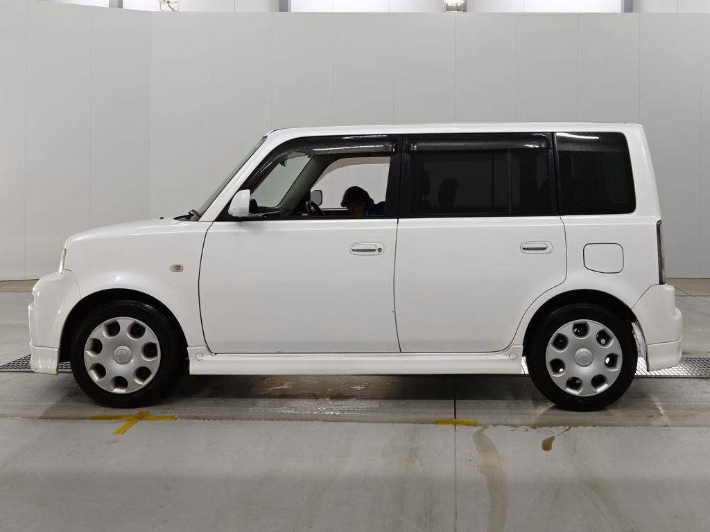 TOYOTA BB