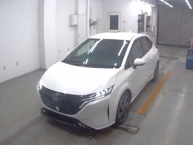 Nissan Aura