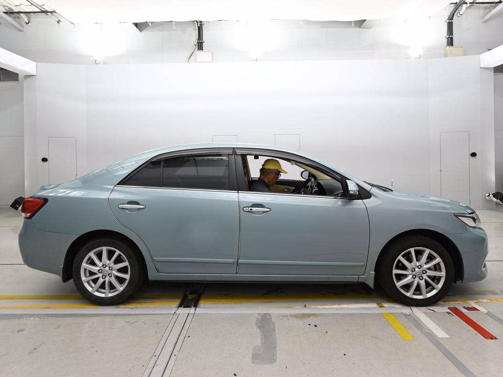 TOYOTA PREMIO