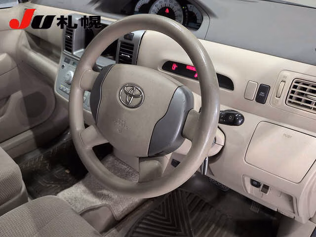 TOYOTA RAUM