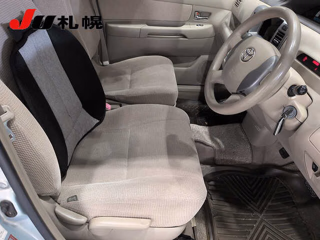 TOYOTA RAUM