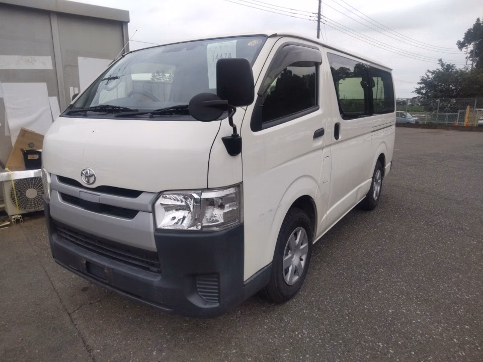 TOYOTA REGIUS ACE