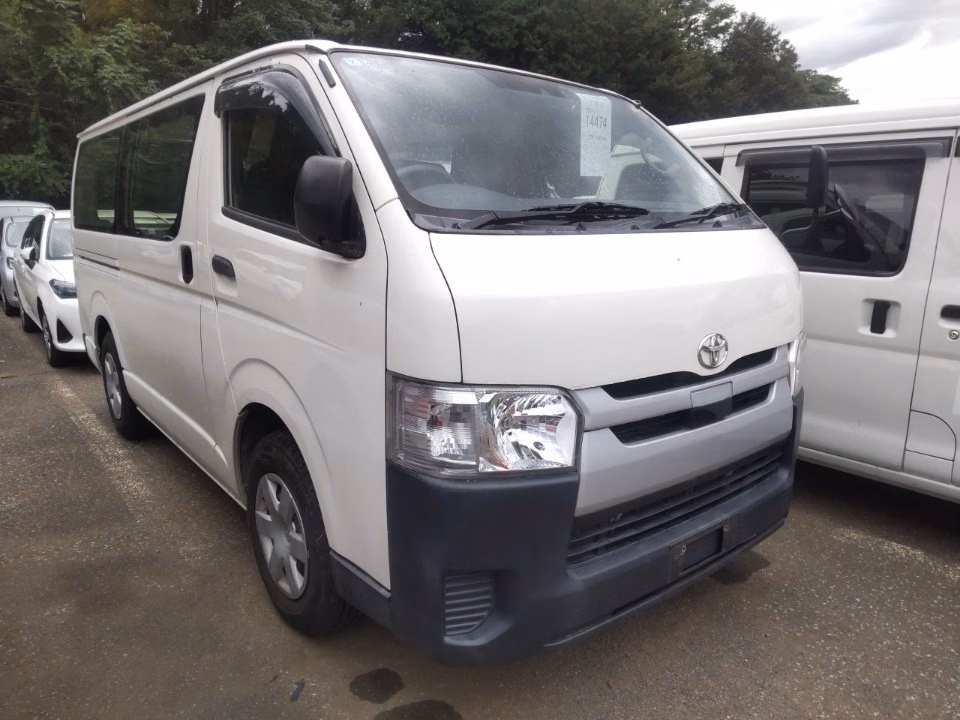 TOYOTA REGIUS ACE