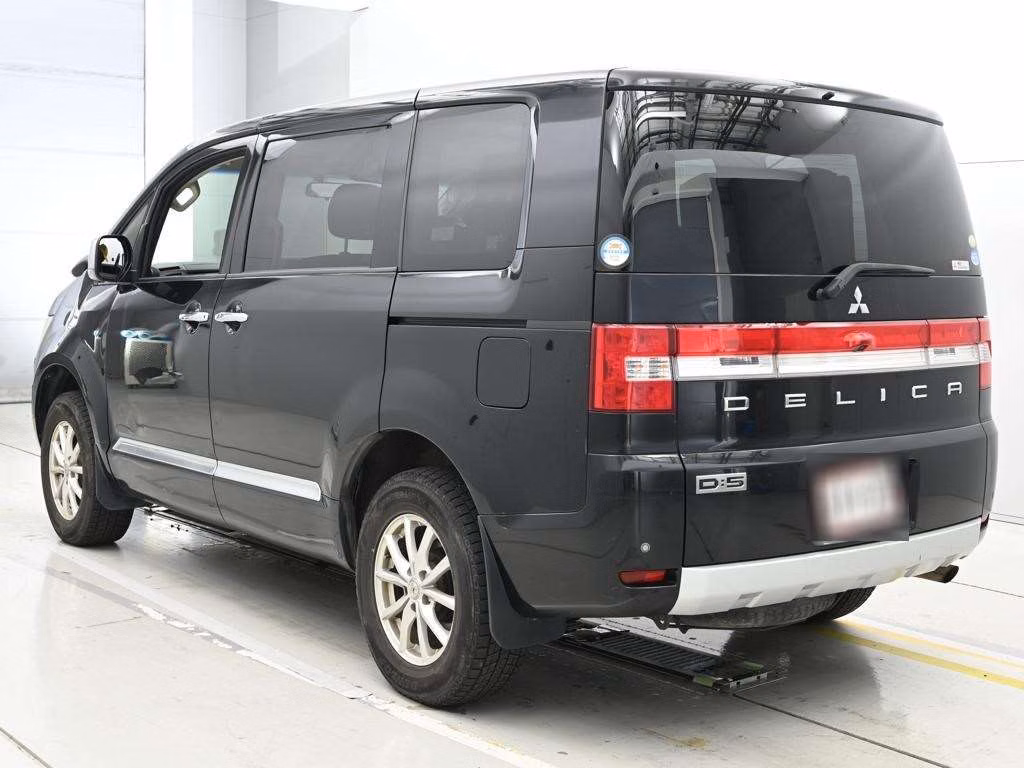 MITSUBISHI DELICA D:5