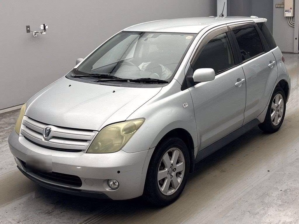 TOYOTA IST