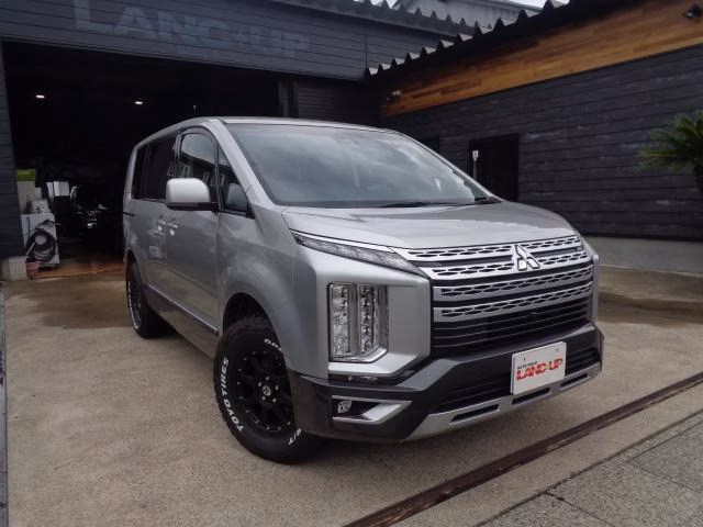 Mitsubishi Delica D:5