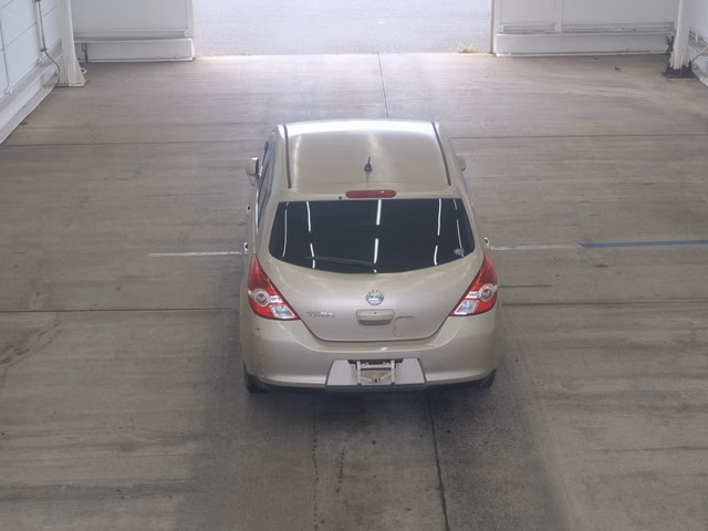 NISSAN TIIDA