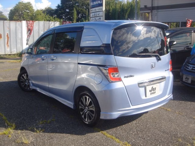HONDA FREED SPIKE