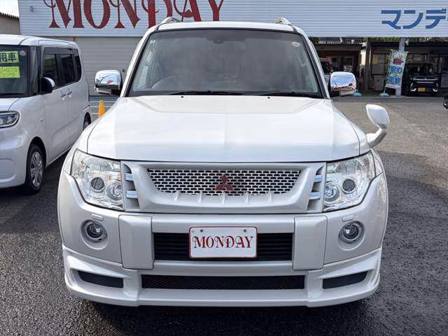 MITSUBISHI PAJERO