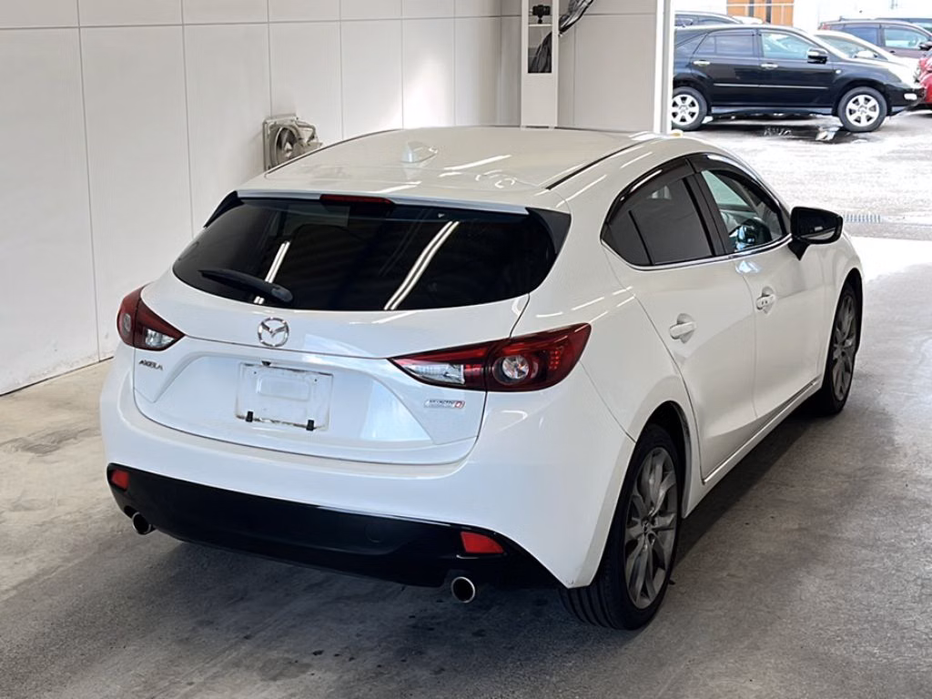 MAZDA AXELA
