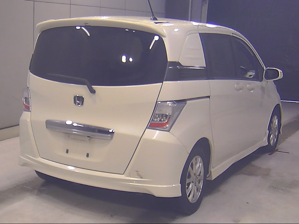 HONDA FREED SPIKE
