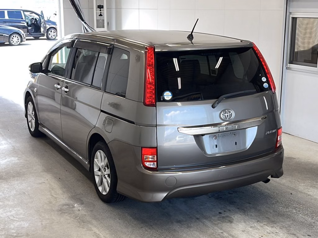 TOYOTA ISIS