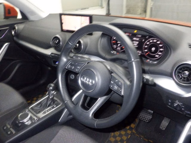 AUDI Q2