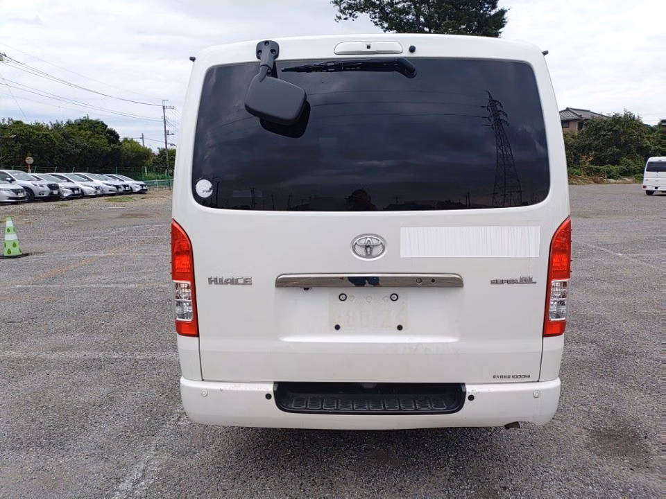 TOYOTA REGIUS ACE