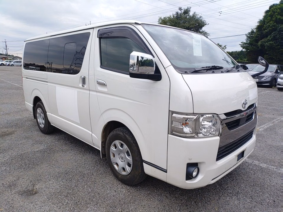 TOYOTA REGIUS ACE