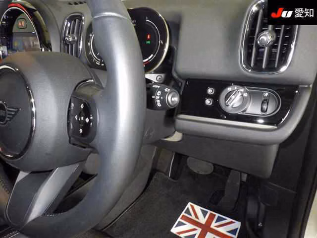 MINI CROSSOVER