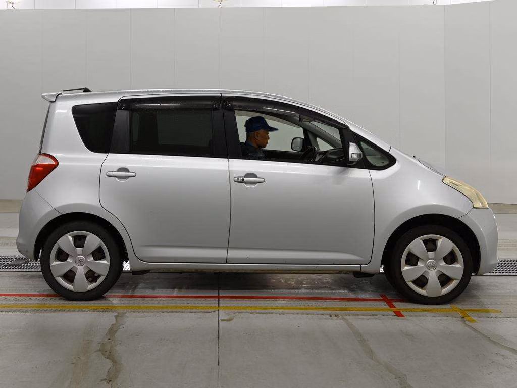 TOYOTA RACTIS