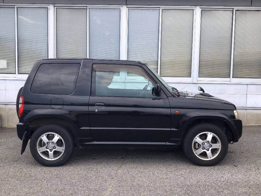 MITSUBISHI PAJERO MINI