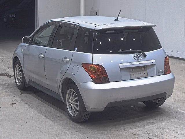 TOYOTA IST