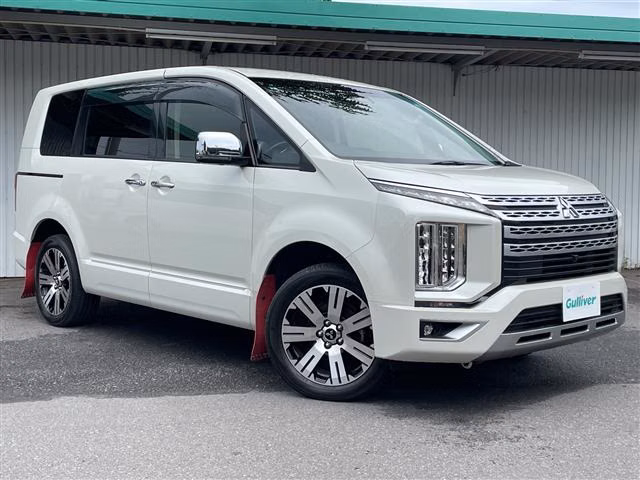 Mitsubishi Delica D:5